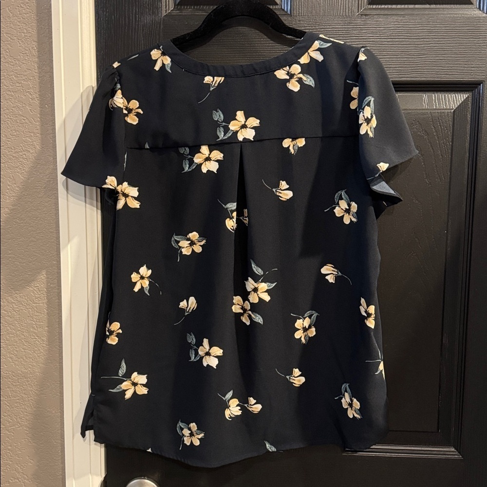 Hilary Radley Navy Floral Blouse - Picture 5 of 5